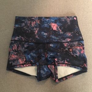 Lululemon boogie shorts